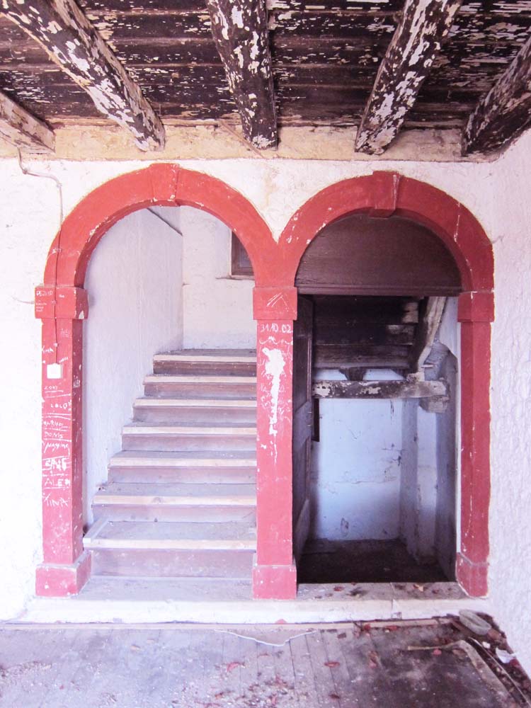 History-Story-of-the-Estate-Casa-Ceppi-abandoned-doors